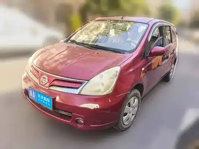 Nissan Livina 2011