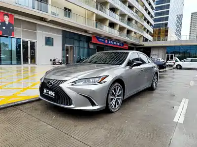 Lexus ES 2021