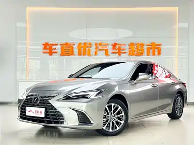 Lexus ES 2025