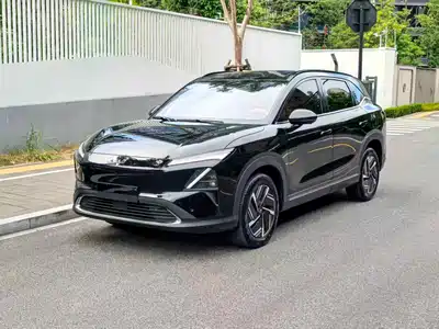 Wuling Motors Starlight S 2025
