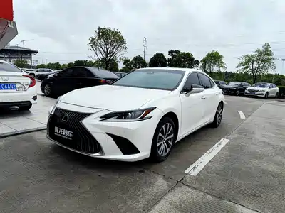 Lexus ES 2020