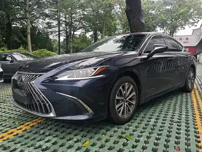 Lexus ES 2022