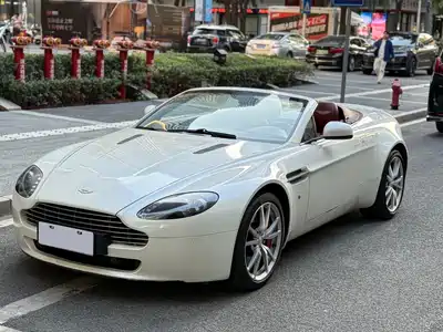Aston Martin V8 Vantage 2011