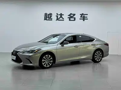 Lexus ES 2022