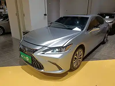 Lexus ES 2024
