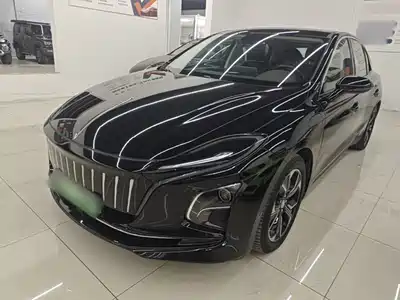 Hongqi E-QM5 2024