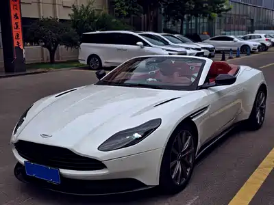 Aston Martin DB11 2019