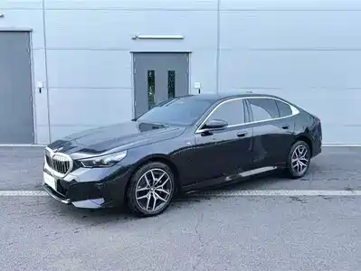 BMW i5 2025