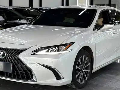 Lexus ES 2024