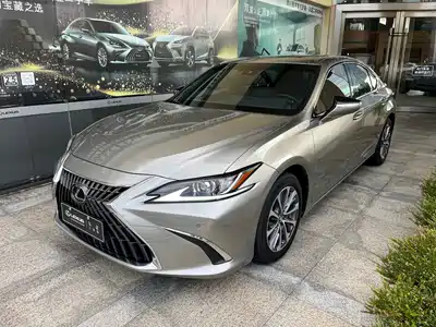 Lexus ES 2024