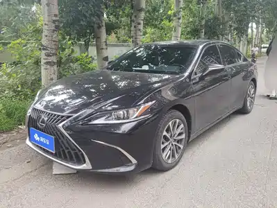 Lexus ES 2022