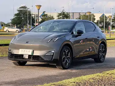 Lynk & Co Z20 2024
