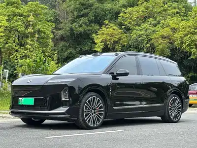 NIO ES8 2025