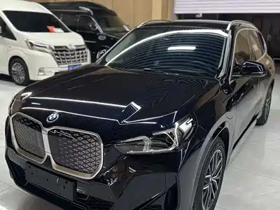 BMW iX1 2025