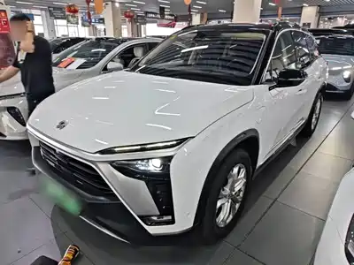 NIO ES8 2021