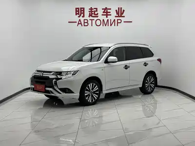 Mitsubishi Outlander 2023