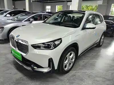BMW iX1 2025