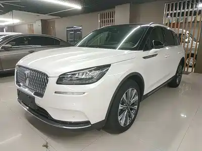 Lincoln Adventurer 2022