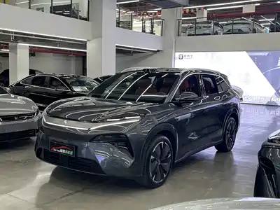 BYD Tang L 2025