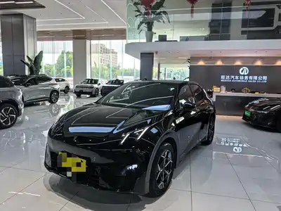Lynk & Co Z20 2025