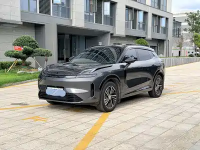 Lynk & Co 08 EM-P 2024