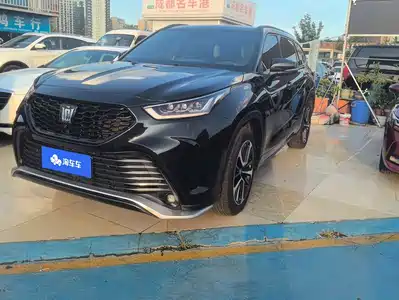 Toyota Crown Kluger 2022