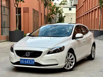 Volvo V40 2014
