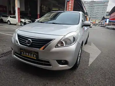 Nissan Sunny 2012