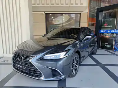 Lexus ES 2025