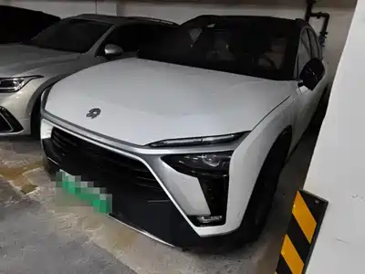 NIO ES8 2021