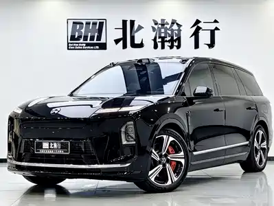 NIO ES8 2025