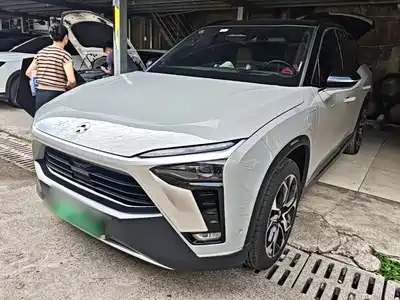 NIO ES8 2021