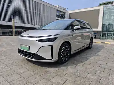 XPeng X9 2025