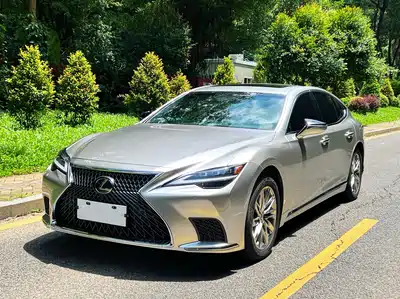 Lexus LS 2022