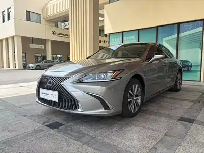 Lexus ES 2021