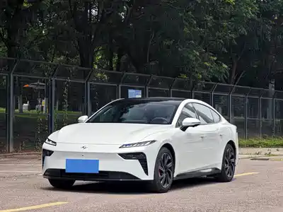 Dongfeng Yipai eπ007 2025