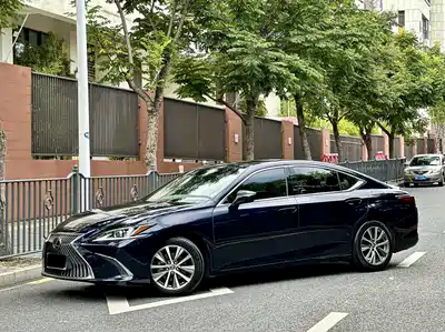 Lexus ES 2021