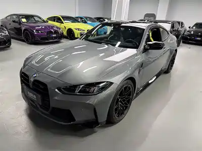 BMW M4 2025