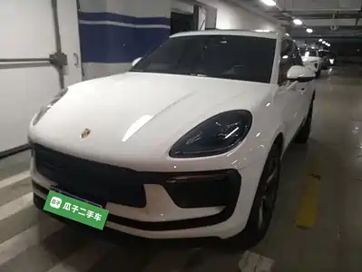 Porsche Macan 2025