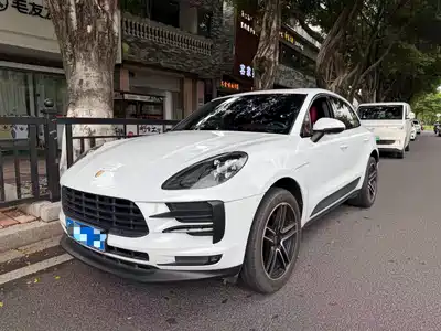 Porsche Macan 2021