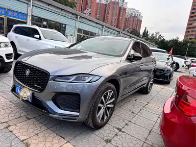 Jaguar F-PACE 2024