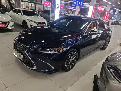Lexus ES 2024