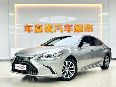 Lexus ES 2020