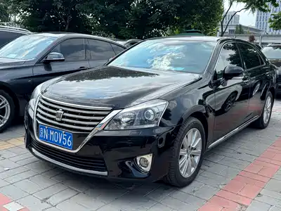 Toyota Crown 2013