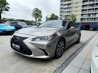Lexus ES 2023