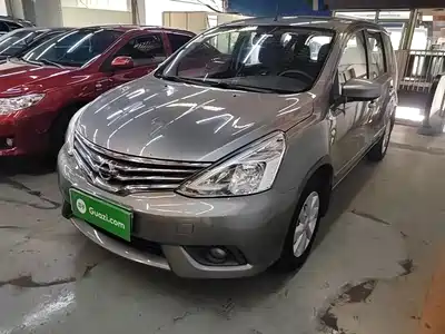Nissan Livina 2015