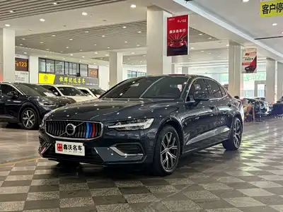 Volvo S60 2025
