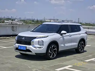 Mitsubishi Outlander 2023
