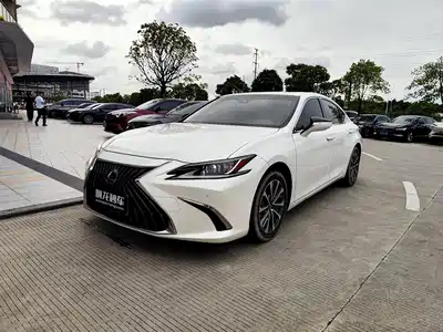 Lexus ES 2023