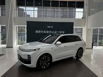 Li Auto L8 2025